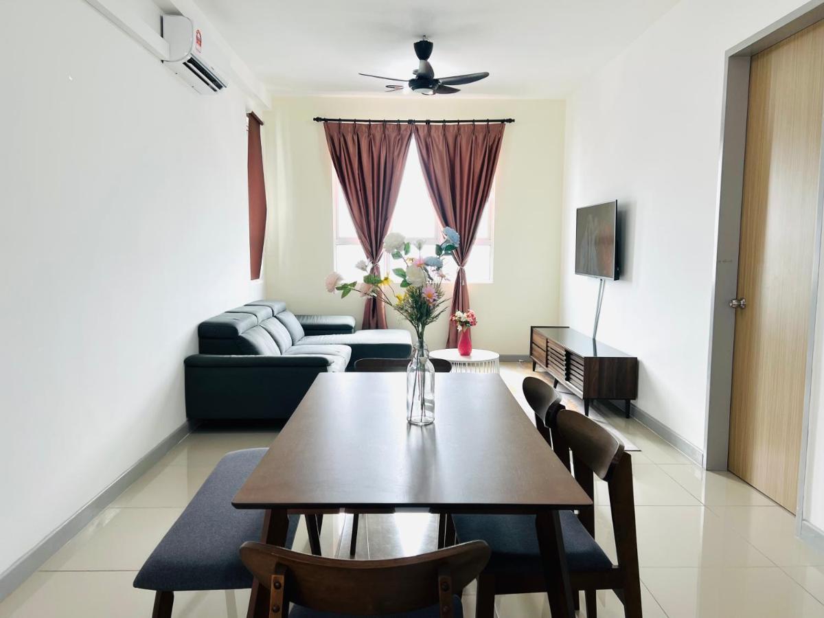 Ureshii Homestay Ladang Tanjung Kuala Terengganu With Pool Exterior foto